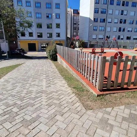Beautiful Apartment With Terrace In Vila Apartmán Vilagarcia de Arousa