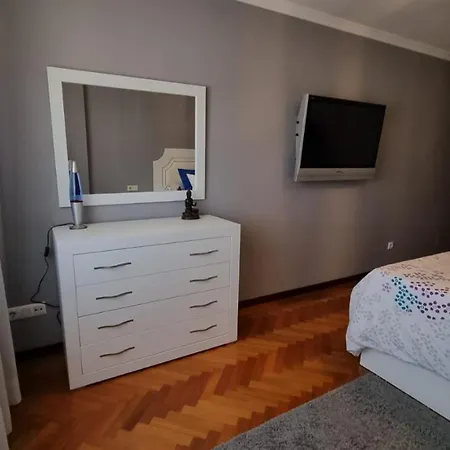 Beautiful Apartment With Terrace In Vila *