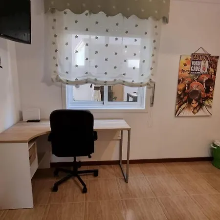 Beautiful Apartment With Terrace In Vila Apartmán Vilagarcia de Arousa